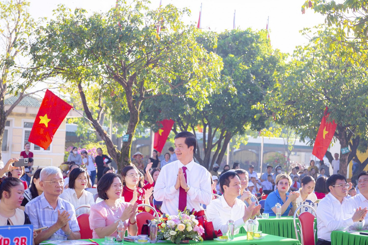 đồng chí: Trần Báu Hà, UVBTV Tỉnh uỷ, Phó Chủ tịch UBND tỉnh; trưởng đoàn công tác Tỉnh ủy chỉ đạo phường Hoành Sơn.