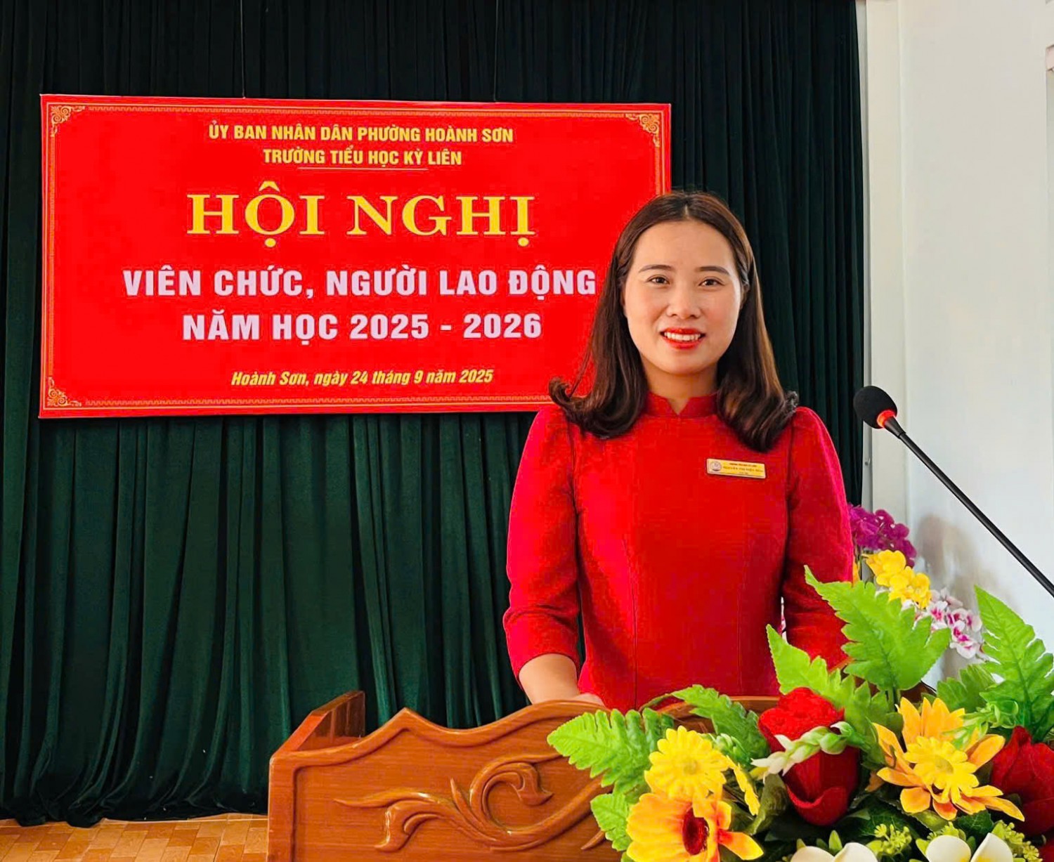 Đ/c Nguyễn Thị Diệu Hoa với tham luận  Biện pháp nâng cao chât lượng đội ngũ.